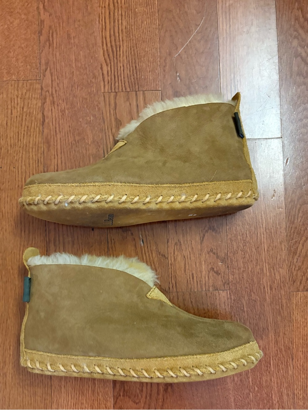 L.L. Bean Women's Wicked Good Slippers. Size 8